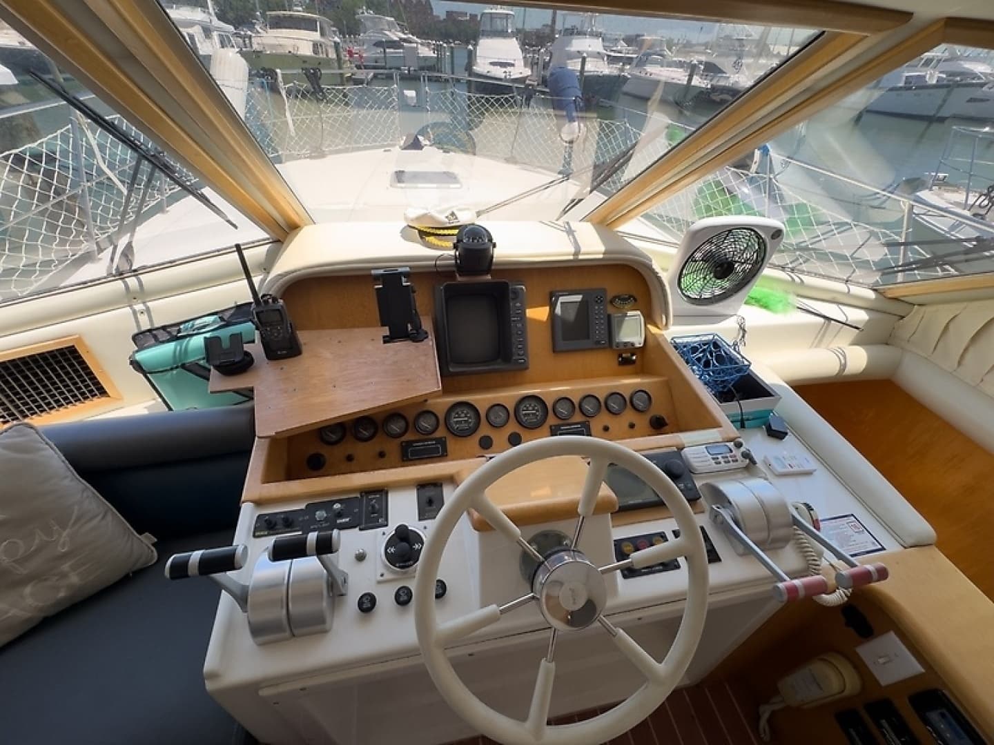 1999 Navigator 5300 - Image 26