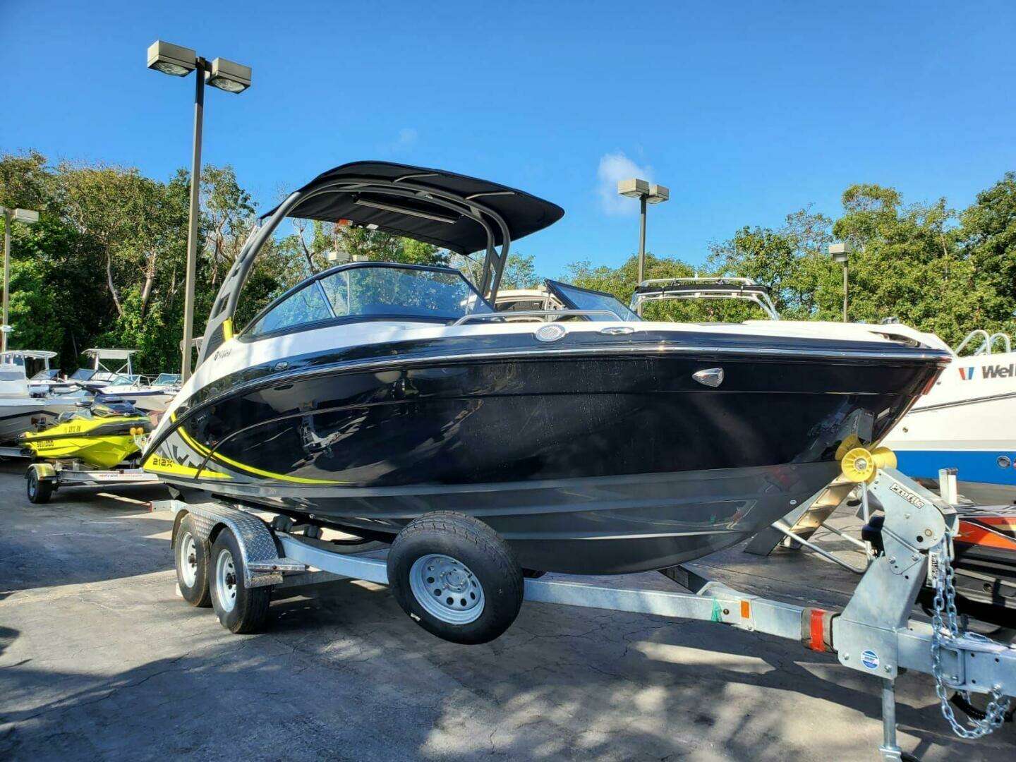 2020 Yamaha Boats 212X - Image 2