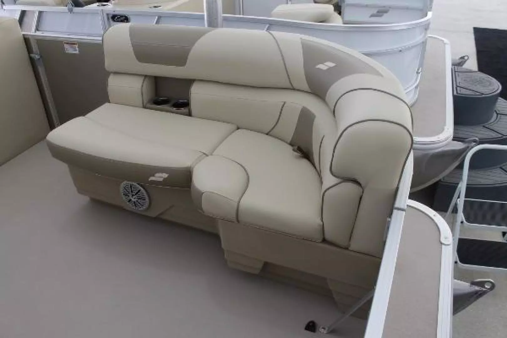 2025 Starcraft EX 18 - Image 6