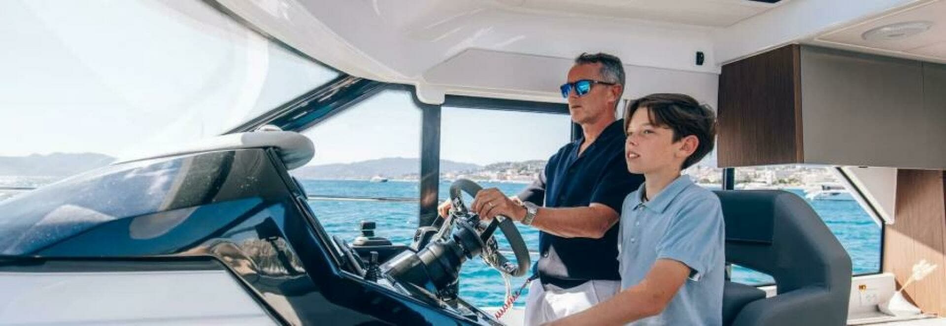 2026 Beneteau Antares 12 Coupe - Image 4