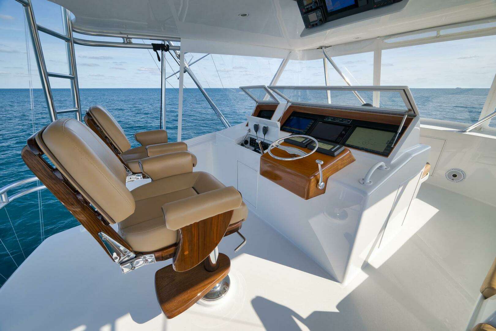 2002 Weaver 60 Convertible - Image 23