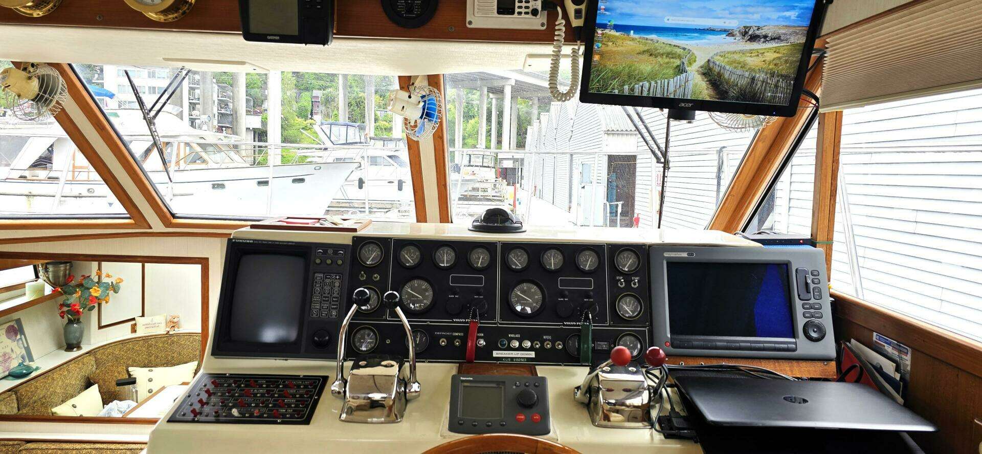 1988 Vantare 44 Aft Cabin - Image 23