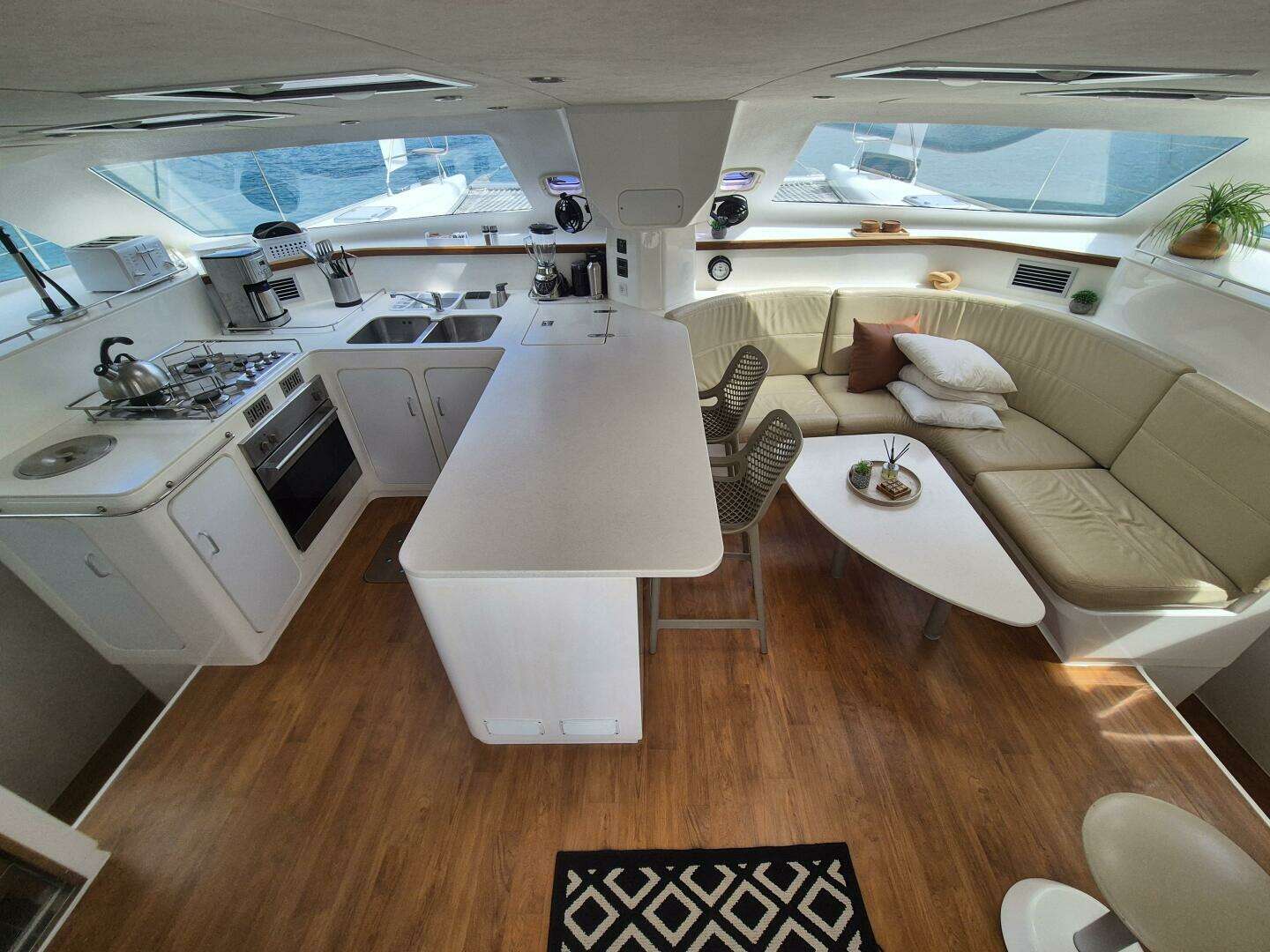 2017 Voyage 480 - Image 20