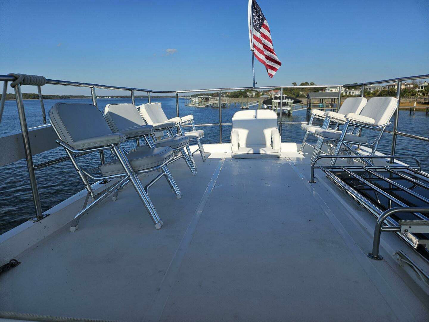 2003 Johnson Flybridge - Image 12
