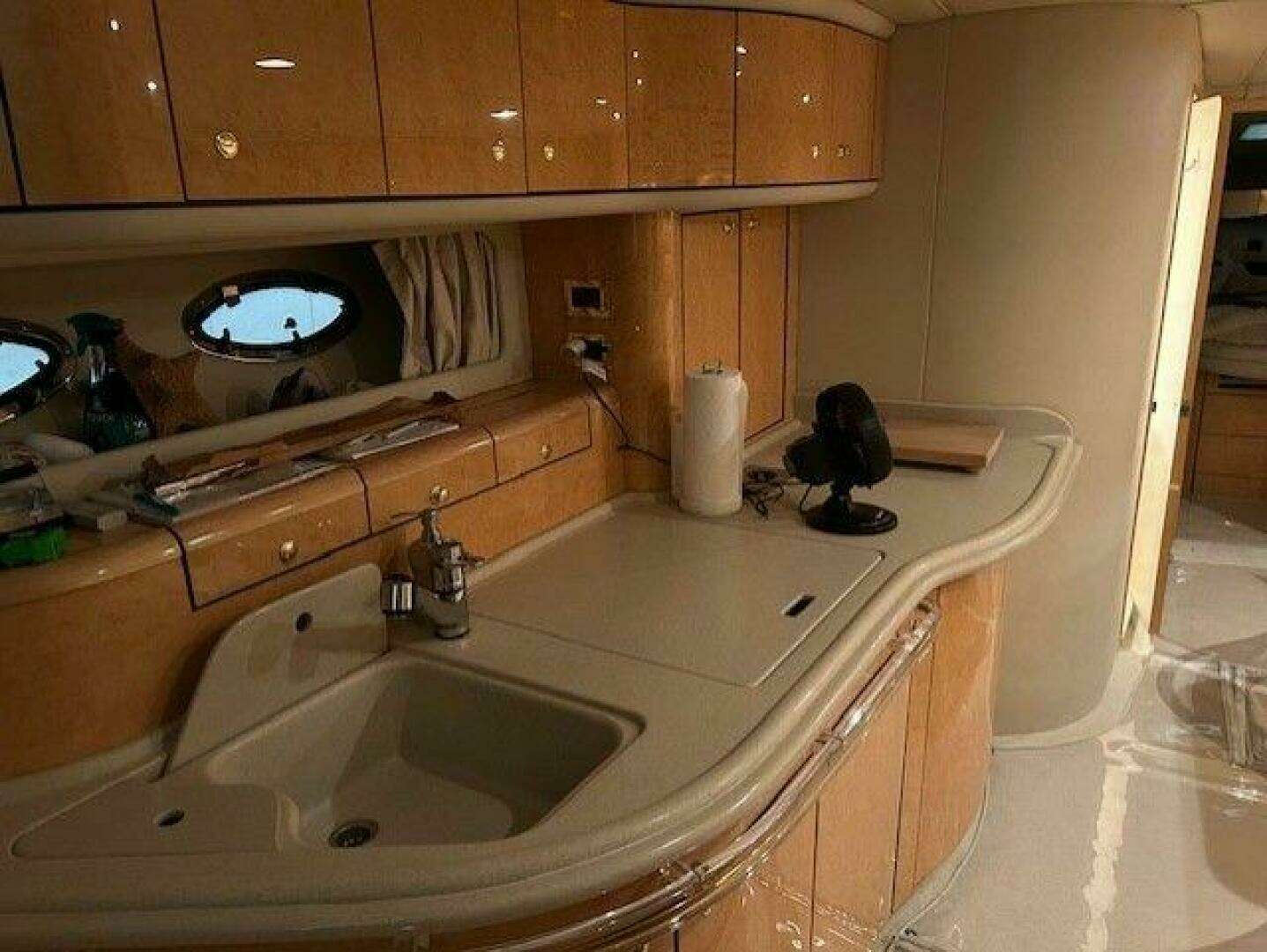 1998 Sea Ray 540 Sundancer - Image 45