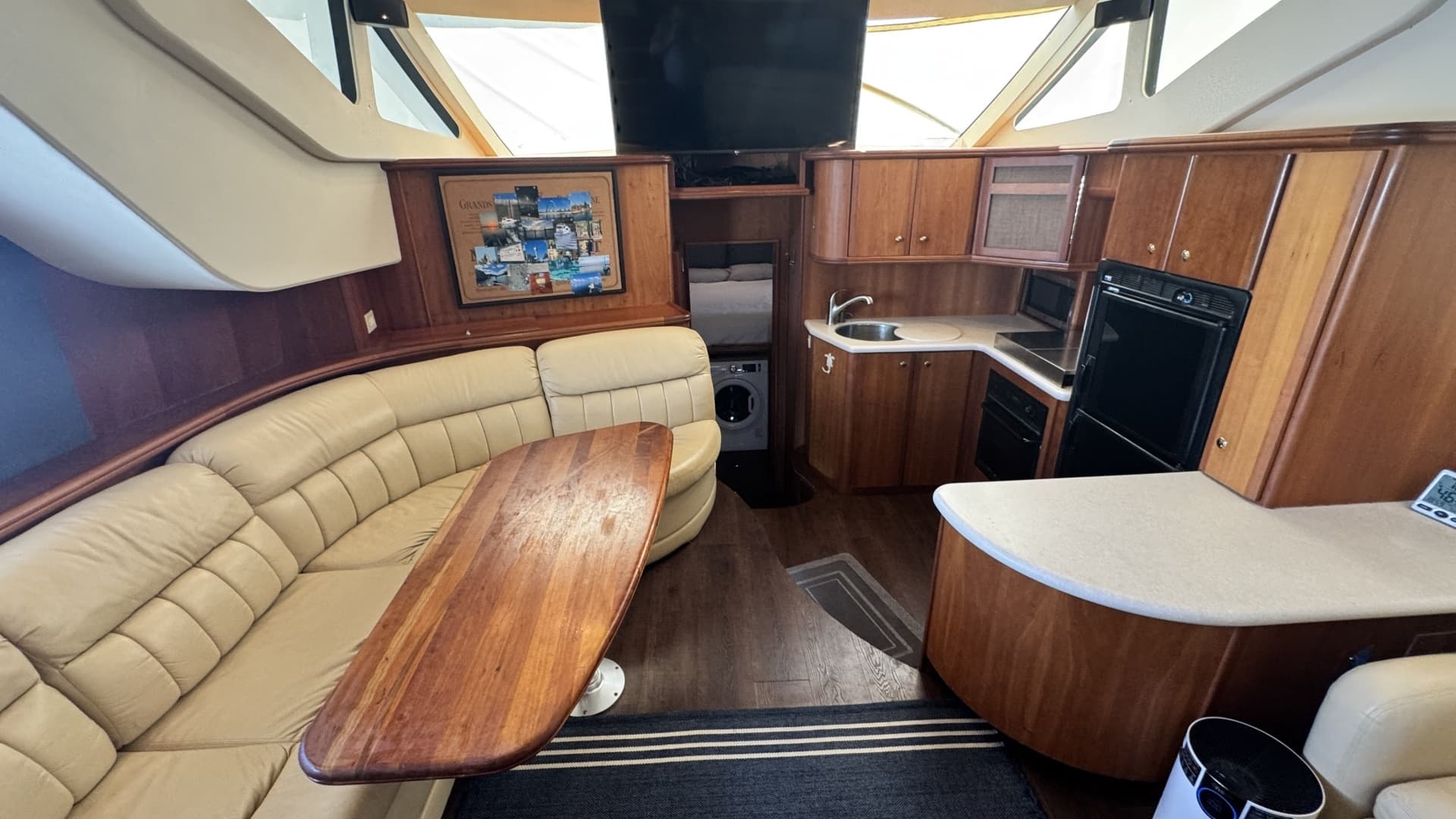 2003 Silverton 43 Motor Yacht - Image 34