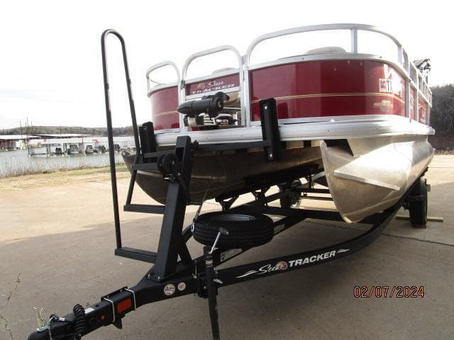 2023 Sun Tracker Bass Buggy