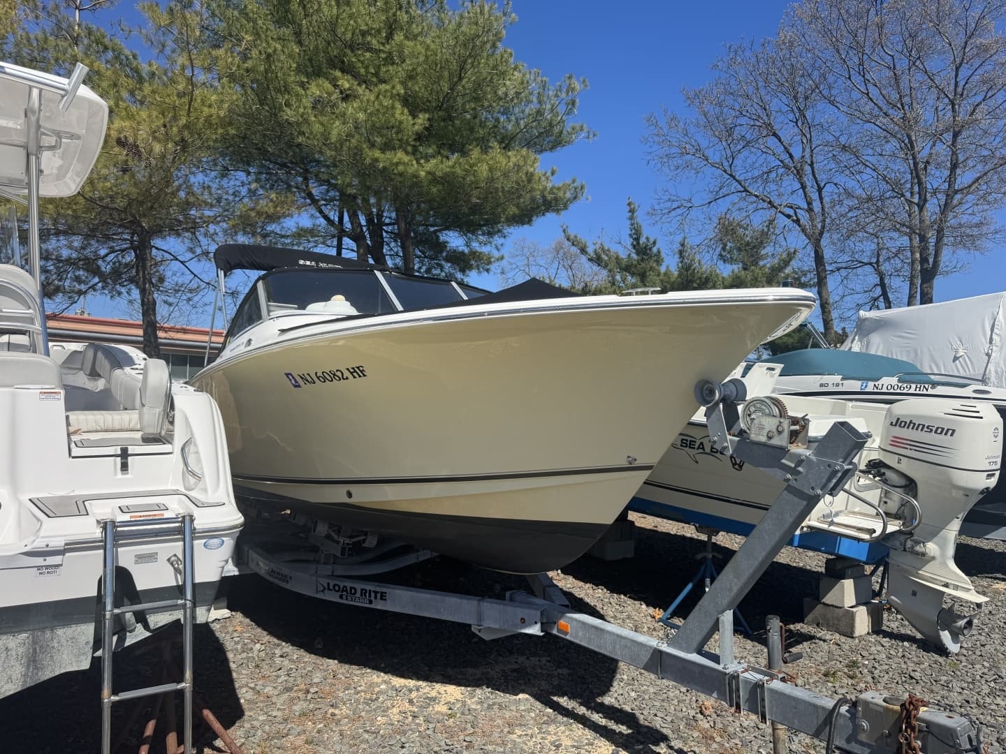 2013 Sea Hunt Escape 234 LE - Image 2