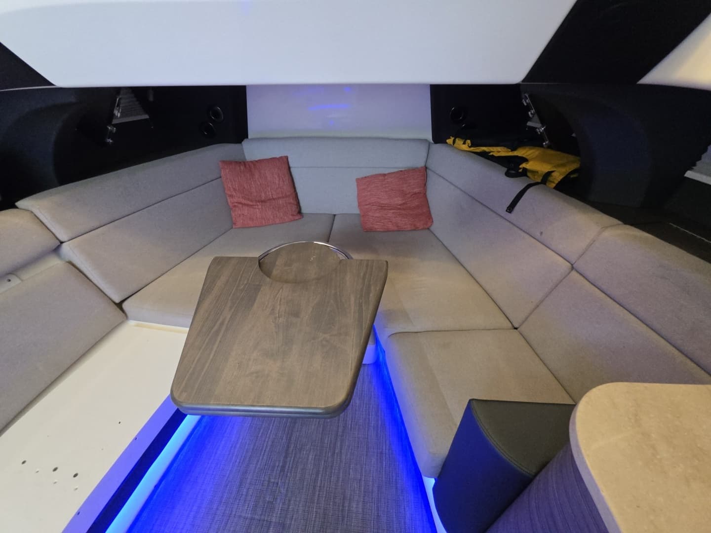 2021 Boston Whaler 420 Outrage - Image 77