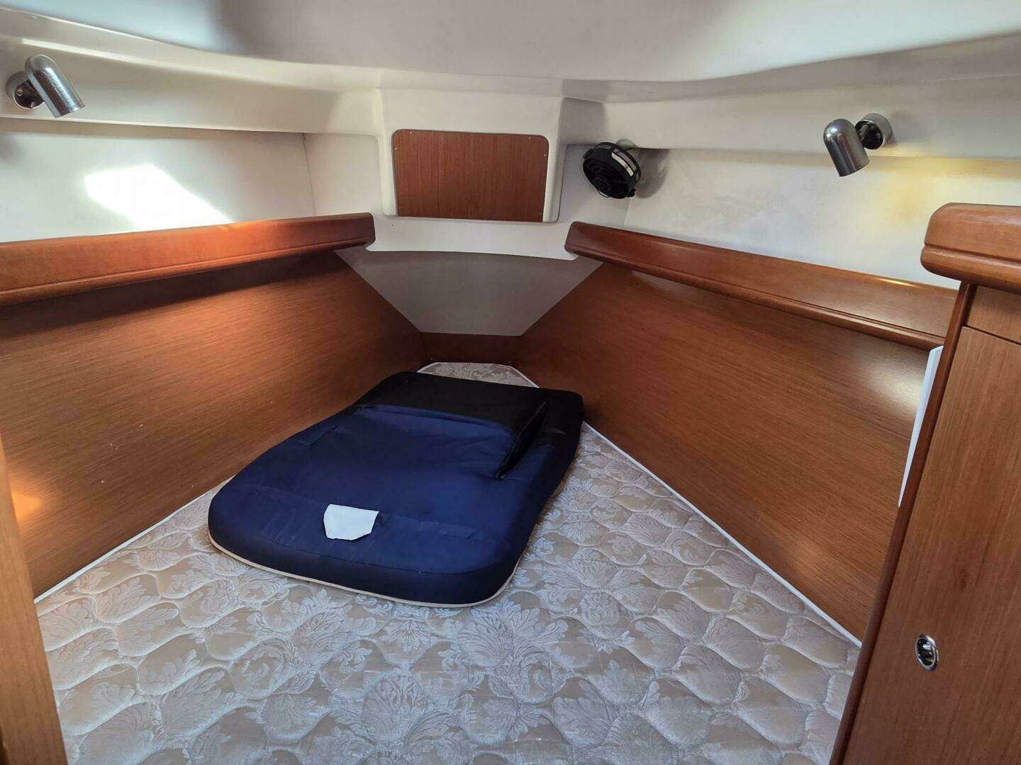 2007 Beneteau 343 - Image 3