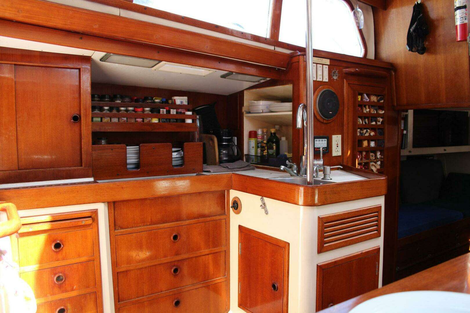 1974 Camper & Nicholsons Center Cockpit - Image 7