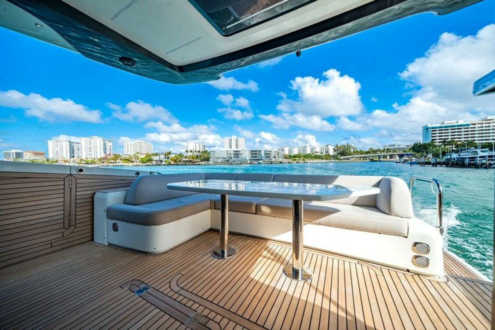 2024 Galeon 560 FLY - Image 9