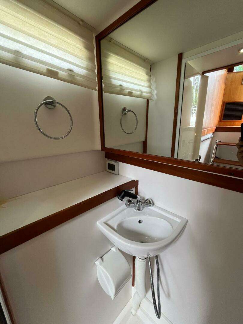 2013 Sabre 48 Salon Express - Image 41