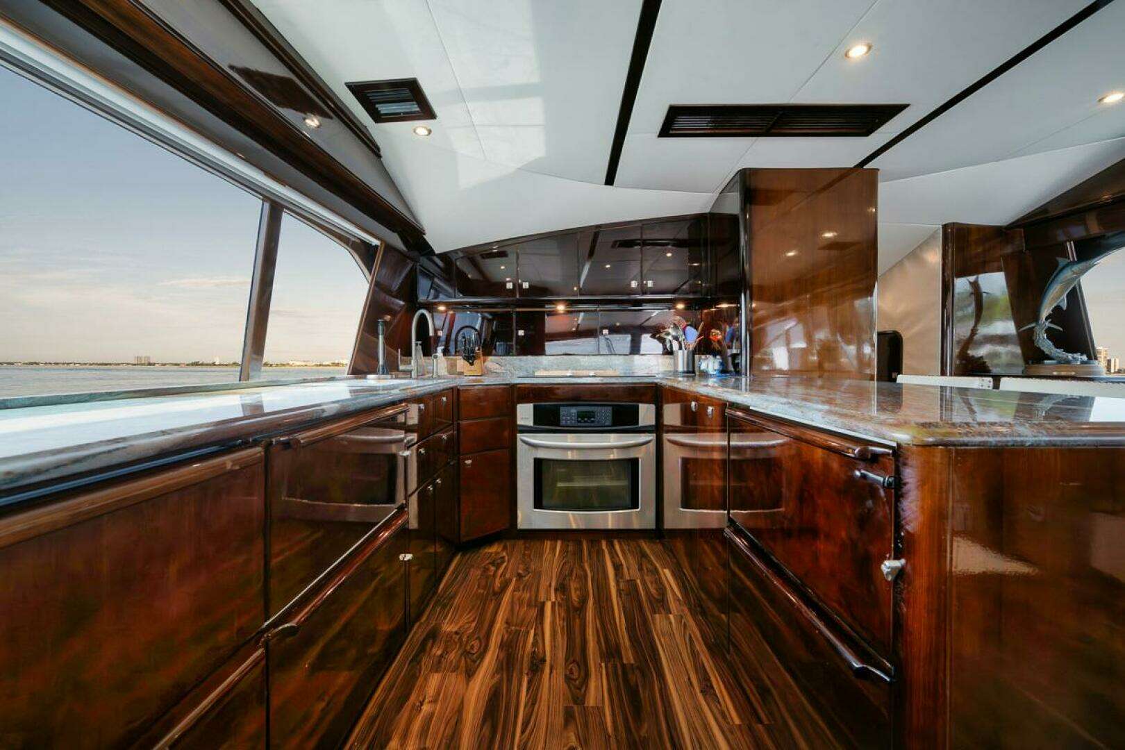 2005 Ocean 73 Super Sport - Image 6