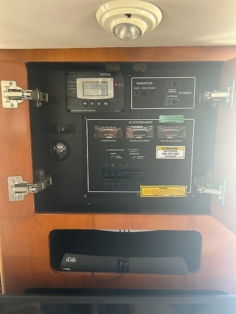 2000 Carver 450 Voyager Pilothouse - Image 28