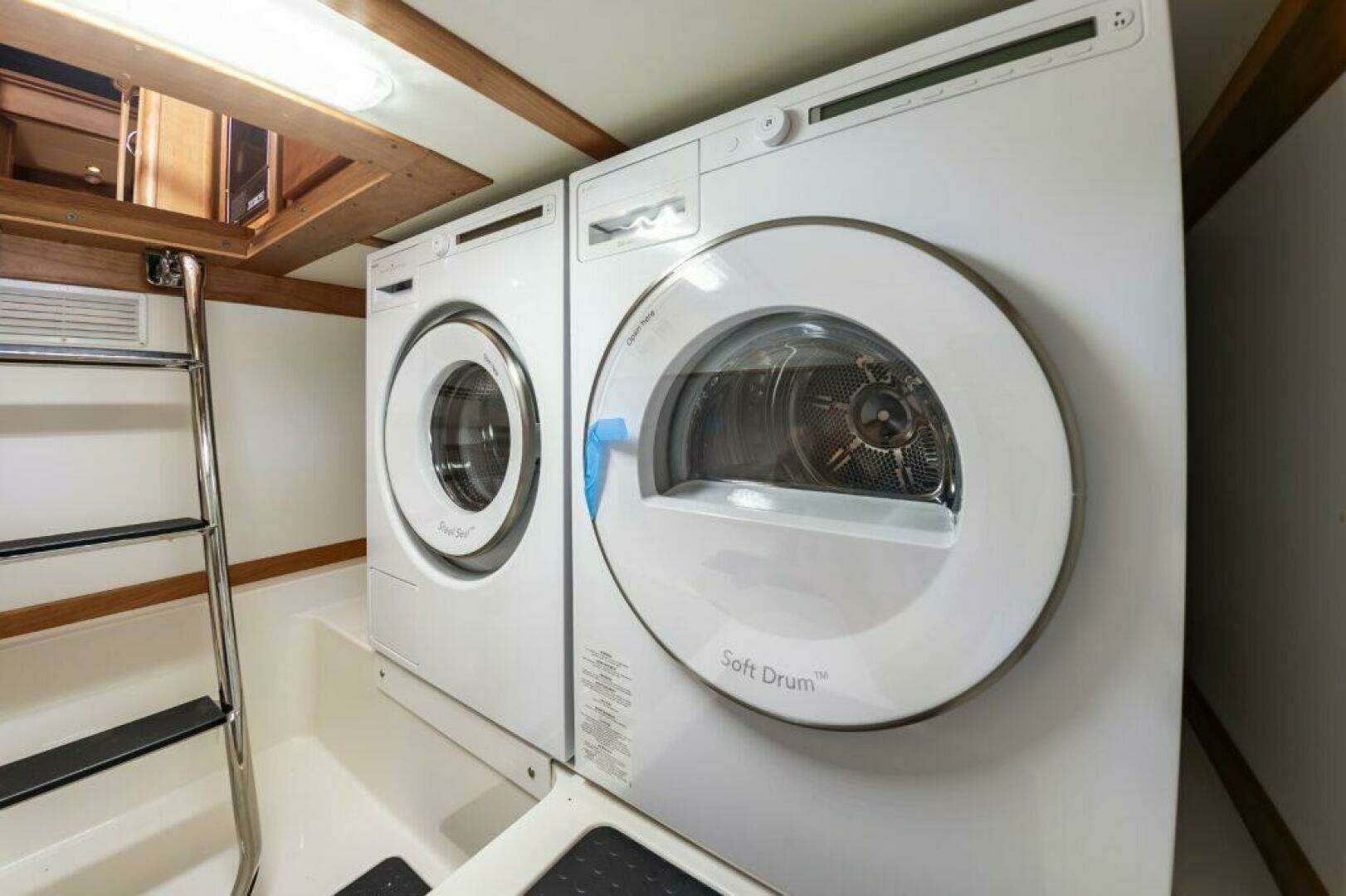 2026 Sabre 43 Salon Express - Image 47