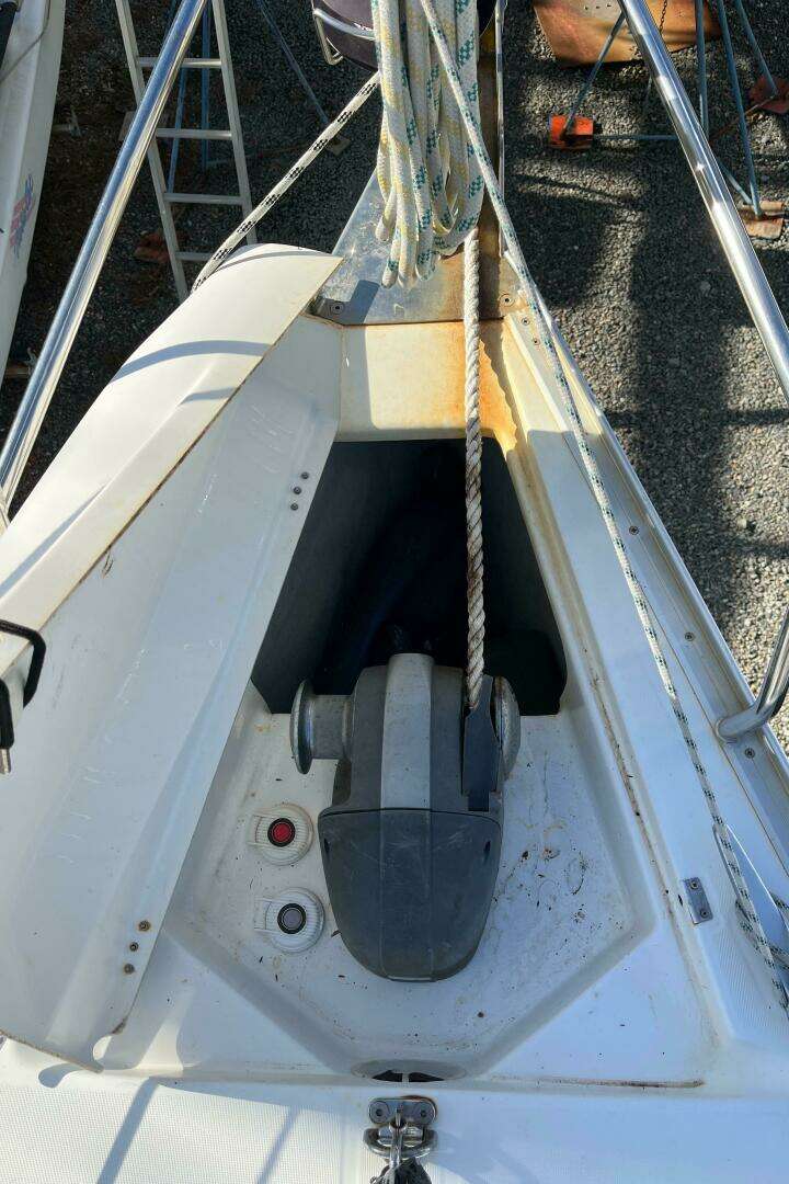 2001 Beneteau 393 - Image 60