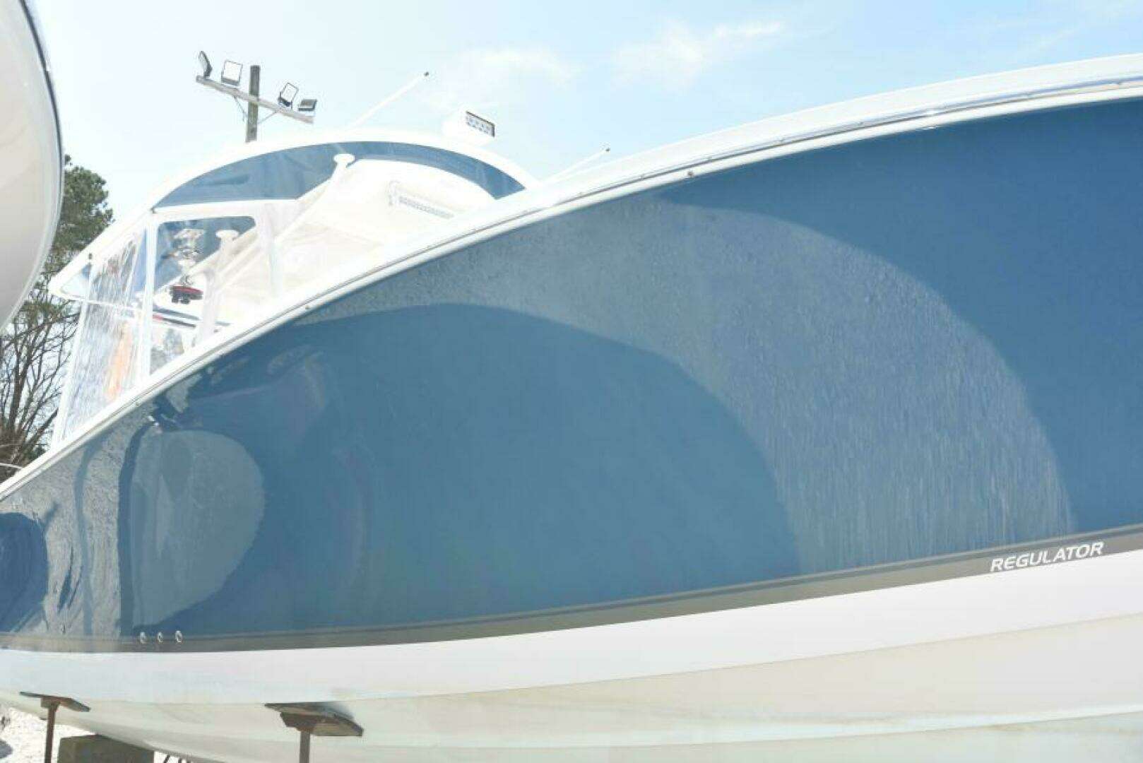 2018 Regulator 34 SS - Image 29