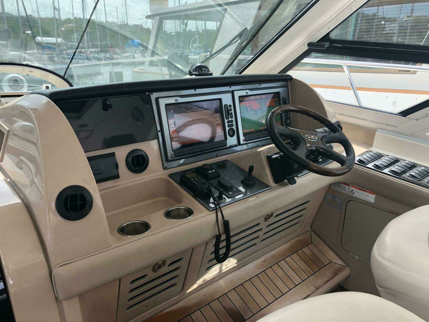 2008 Sea Ray 55 Sundancer - Image 13