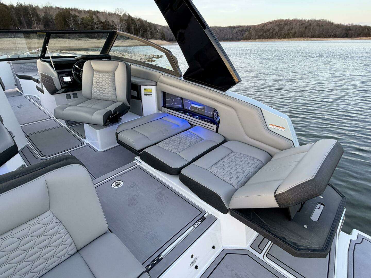 2023 Correct Craft Ingenity 23EL2 Electric Boat - Image 90
