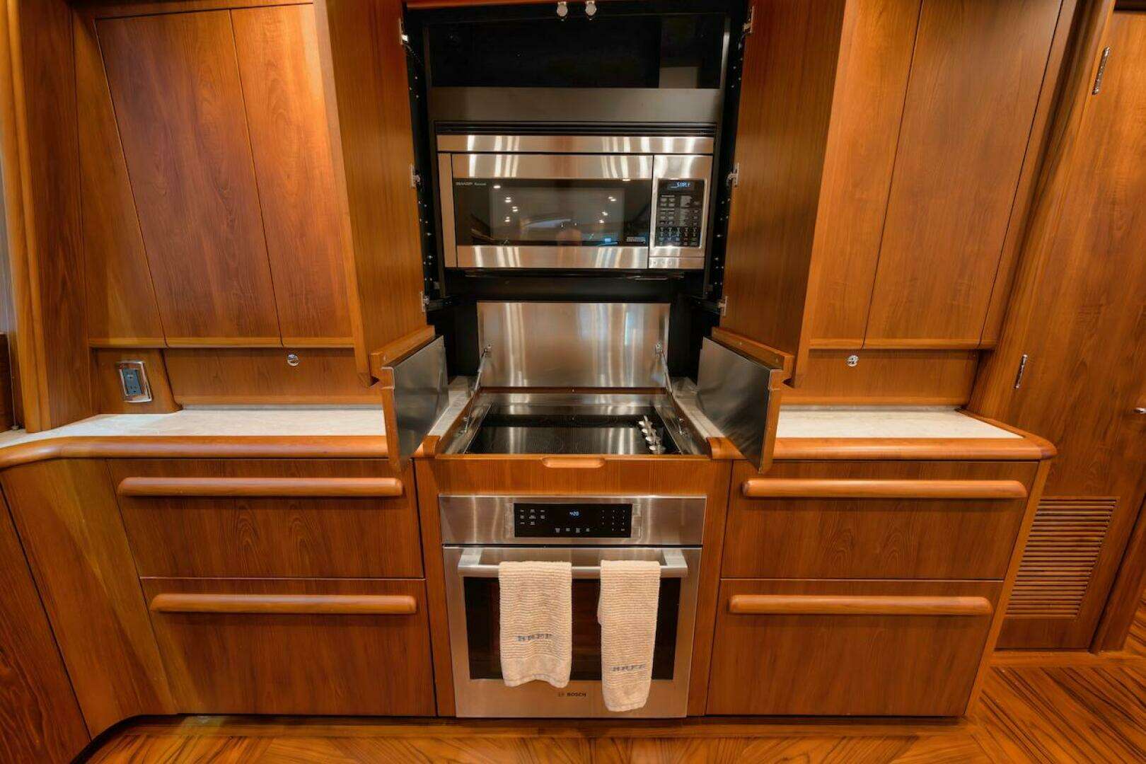 2016 Merritt 86' Enclosed Flybridge - Image 47