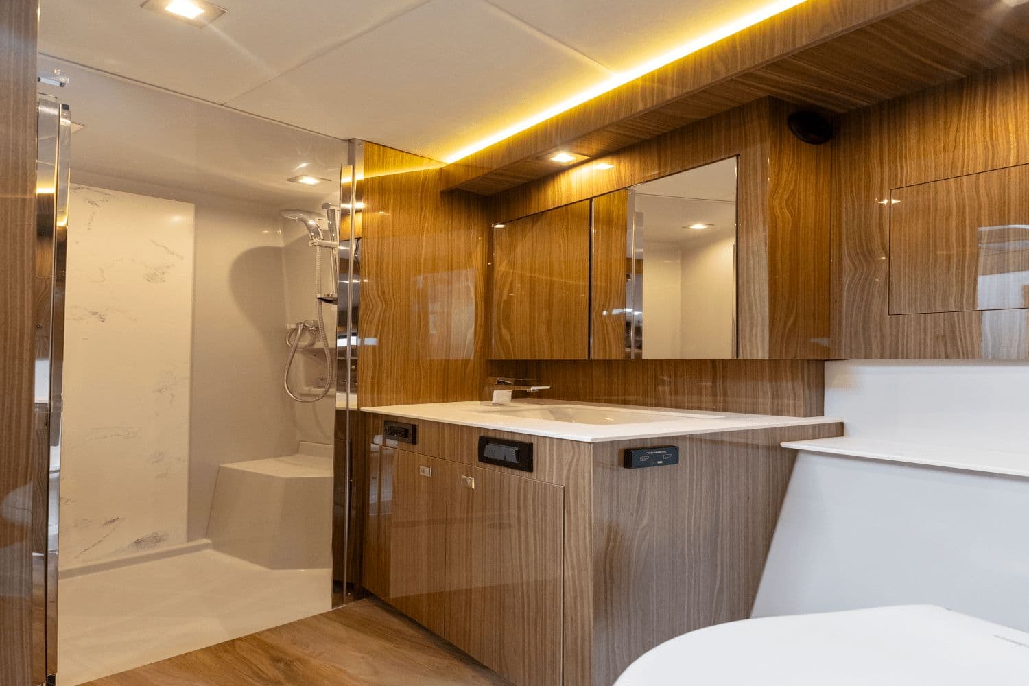2026 Cruisers Yachts 50 Cantius - 71