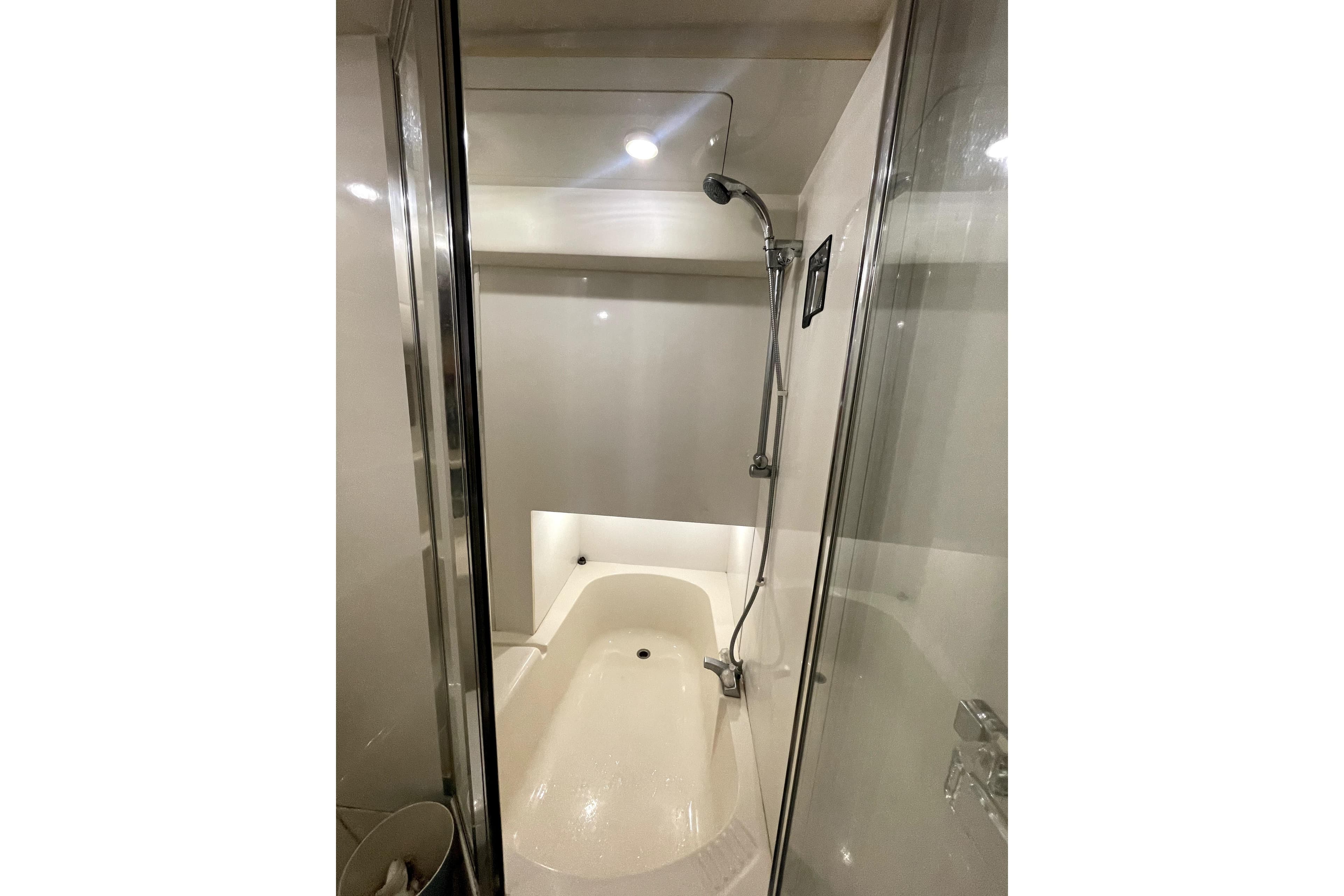 Bathroom with shower in 2001 Bayliner 3988 Command Bridge Motoryacht.