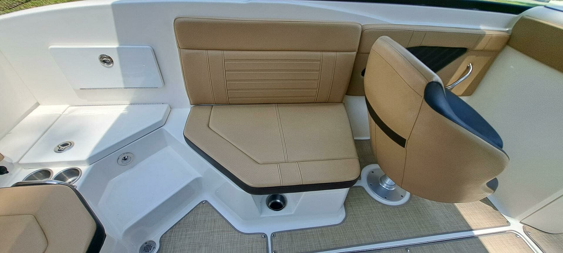 2019 Sea Ray SPX 230 OB - Image 23