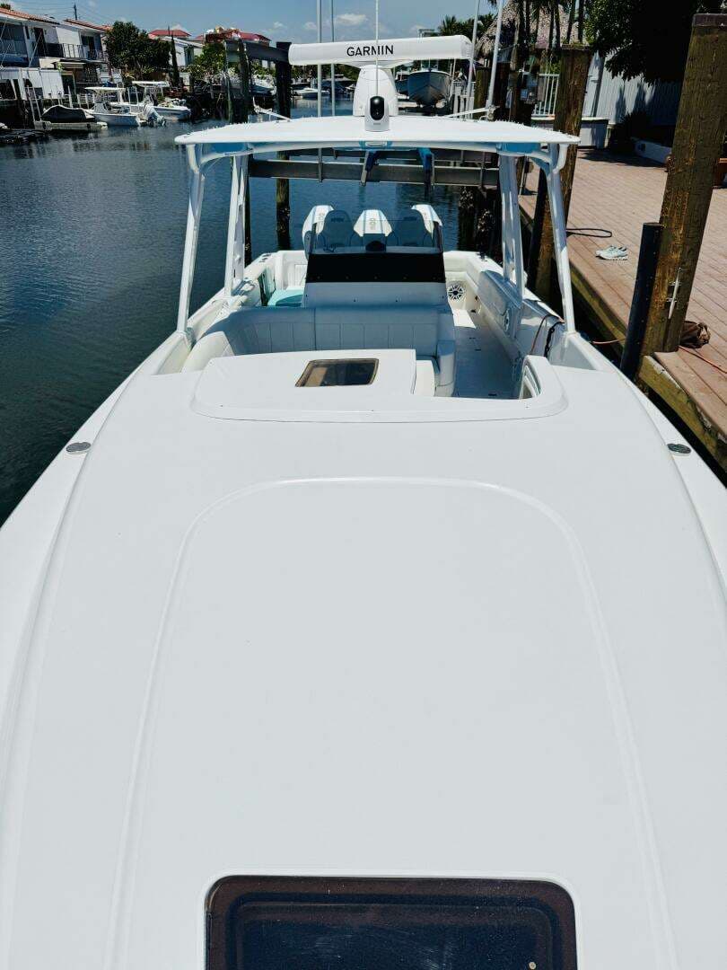 2003 Intrepid 377 - Image 9