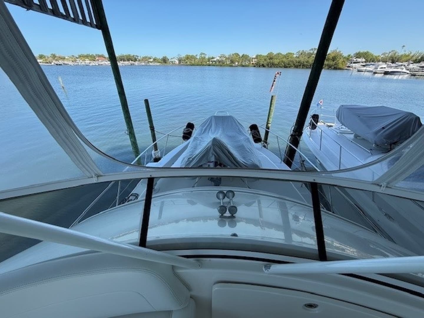 2001 Silverton 42 Convertible - Image 46