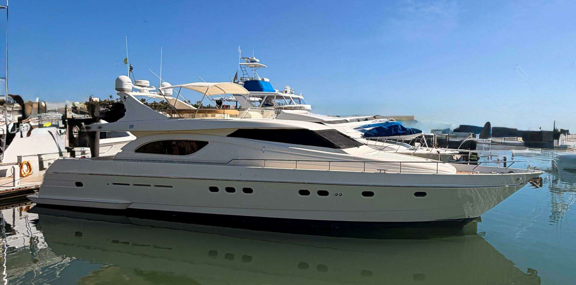 2000 Ferretti Yachts 72 Motoryacht - Image 13
