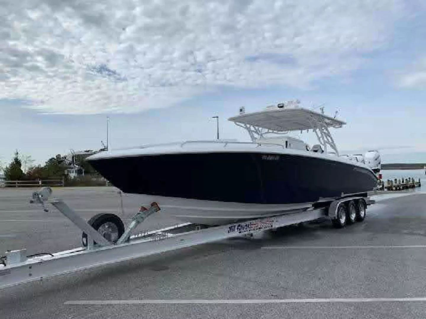 2019 Midnight Express 39 Cuddy - Image 2