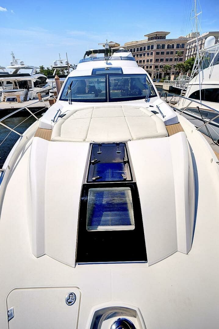 2017 Sunseeker 68 Sport Yacht - Image 9