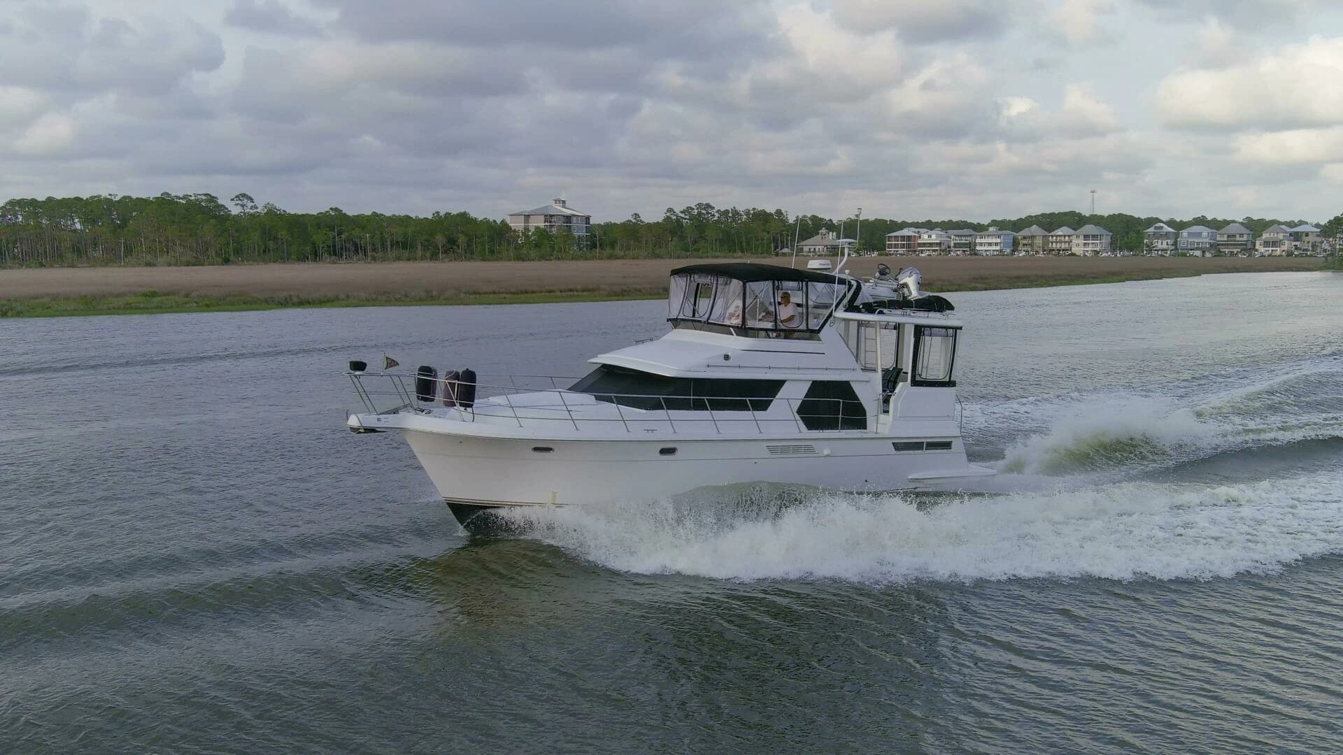 1997 Carver 445 Aft Cabin - Image 23