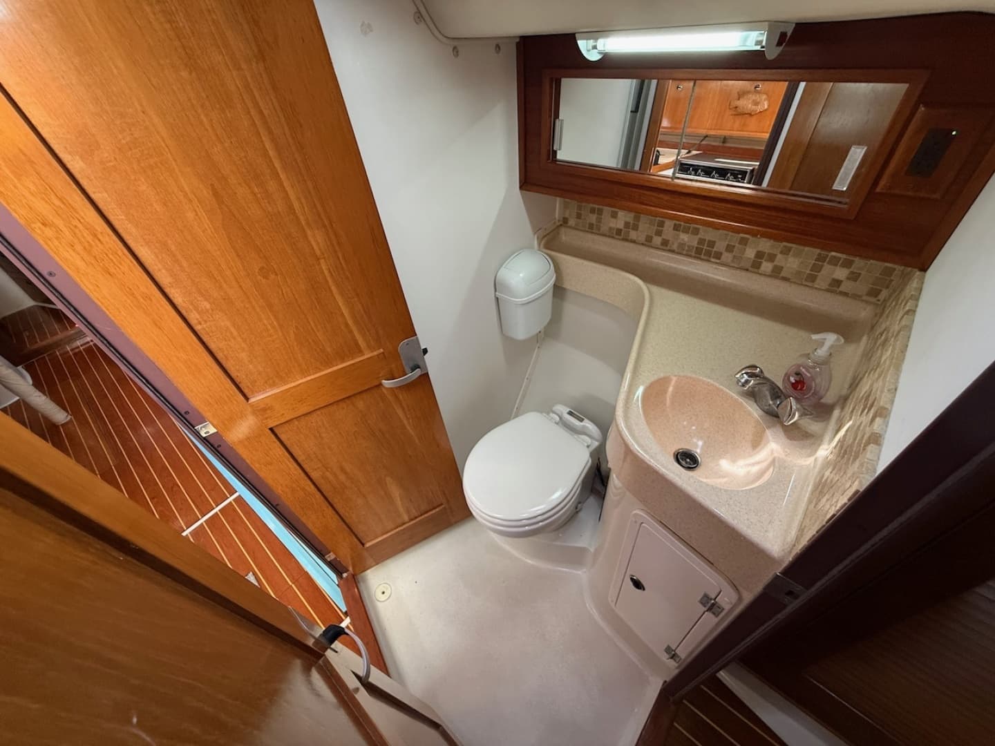 1998 Catalina 380 - Image 40