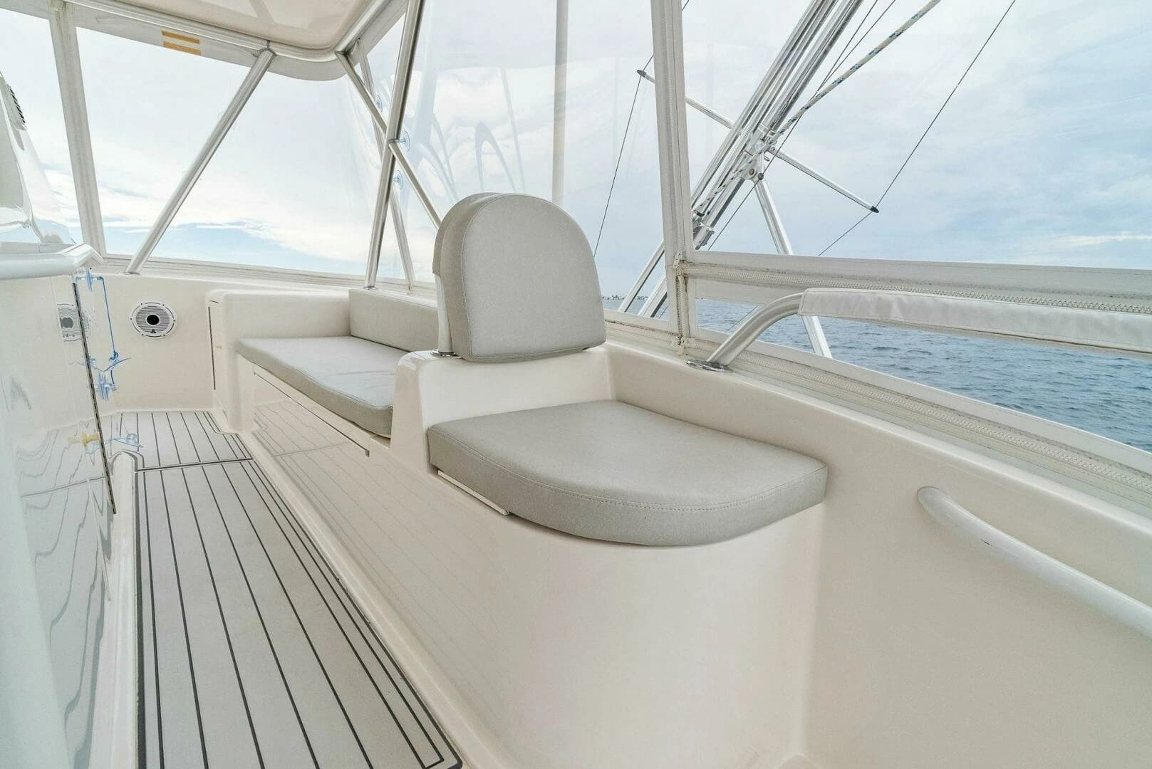 2006 Viking 61 Convertible - Image 65