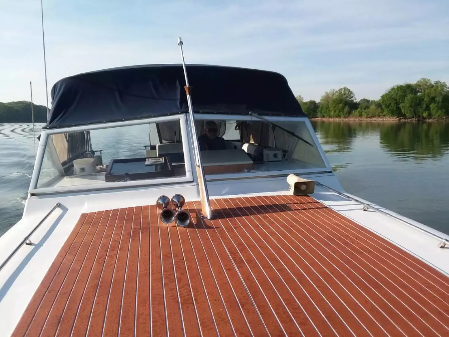 1979 Chris-Craft Catalina - Image 2