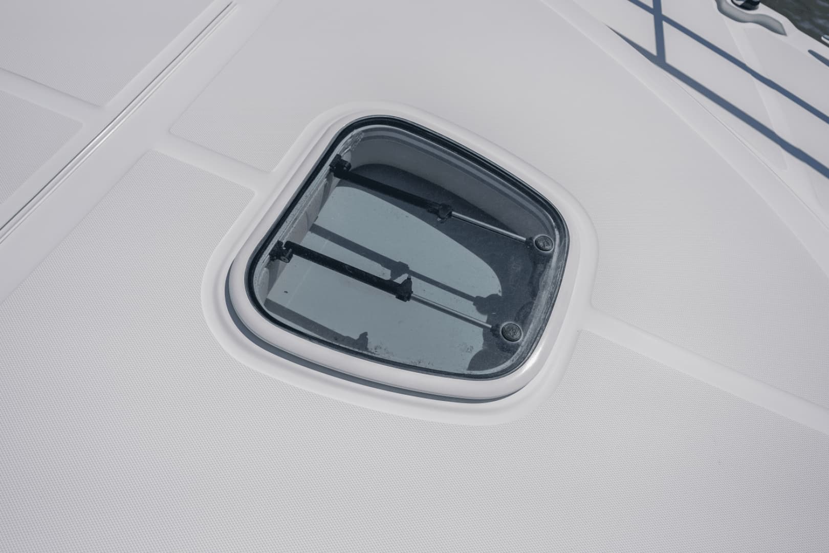 2013 Sea Ray 510 SUNDANCER - Image 9