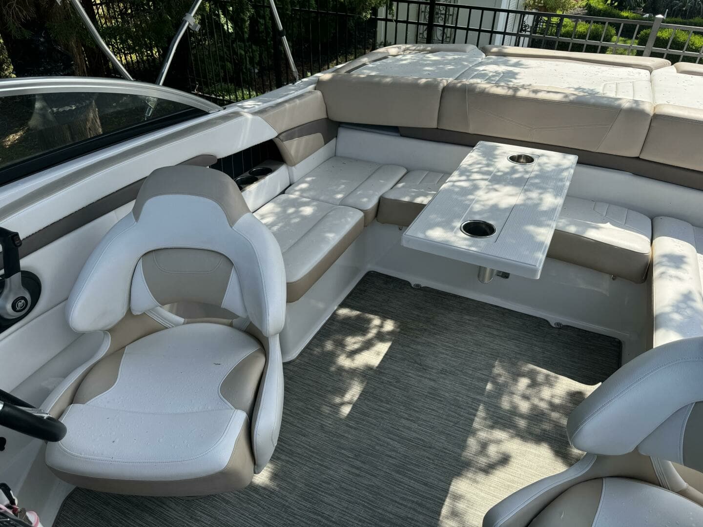 2019 Four Winns H230 - Image 14