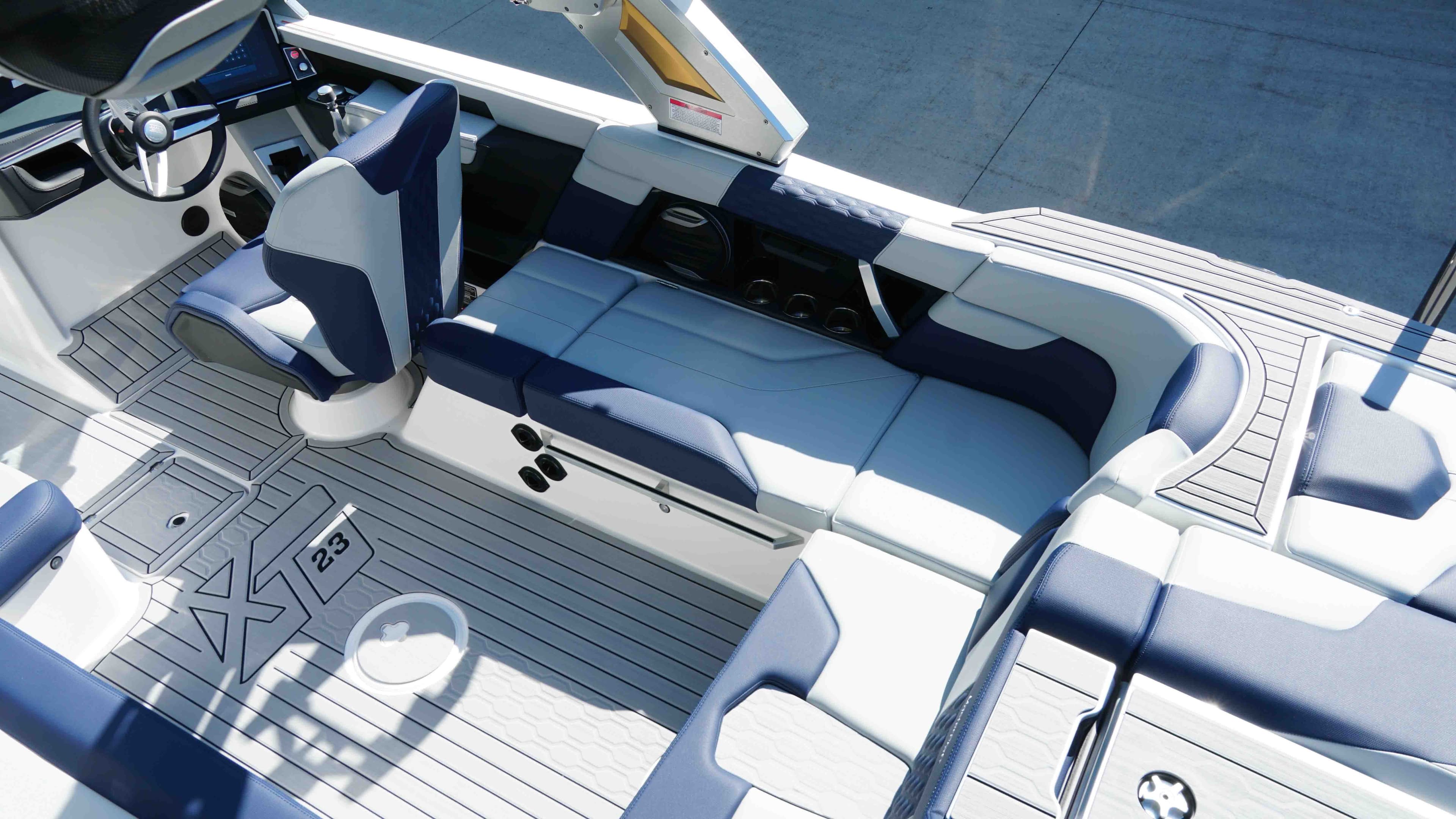 2026 MasterCraft XT23 - 10
