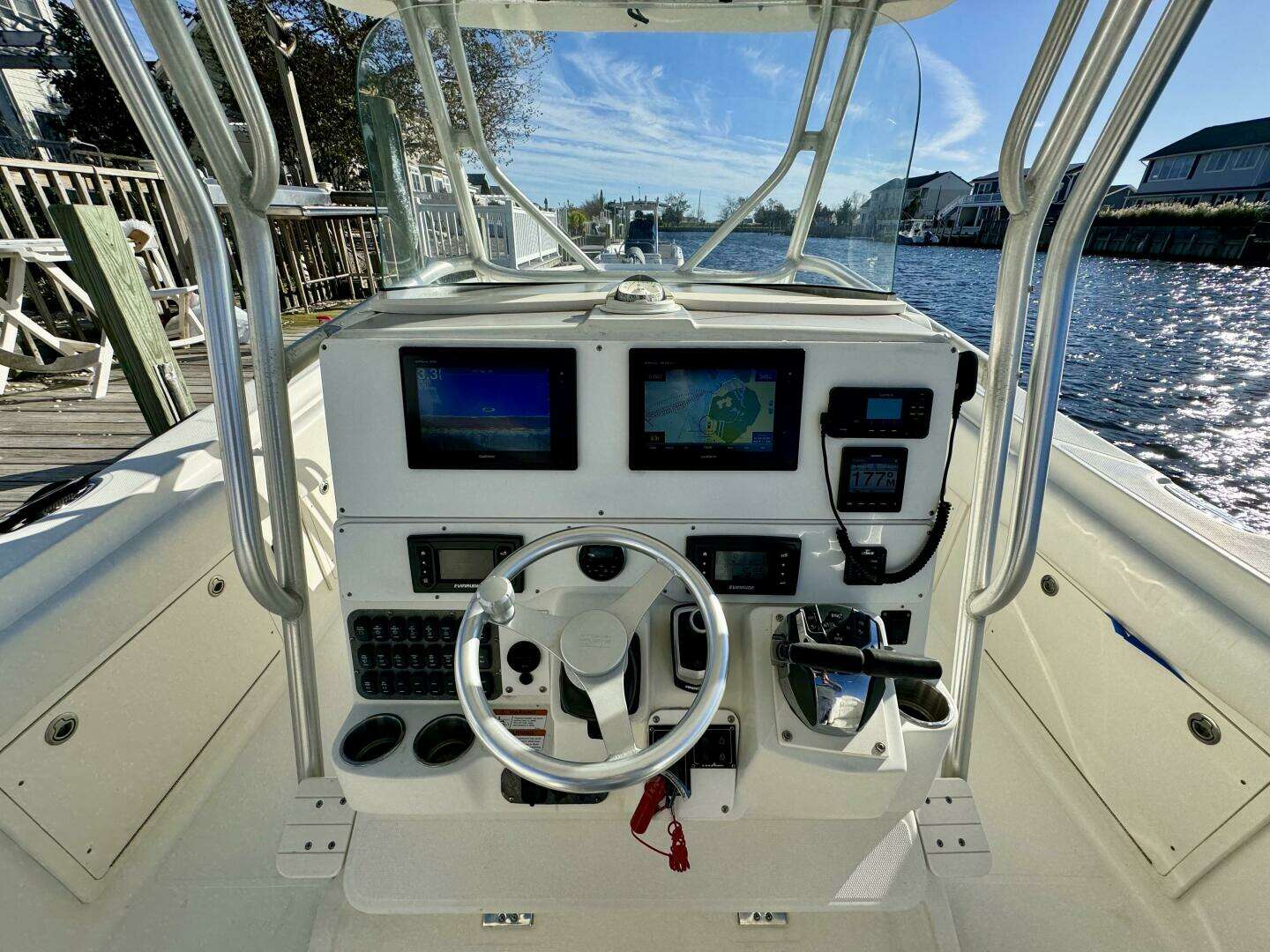 2004 Hydra-Sports Vector 3300 CC - Image 19