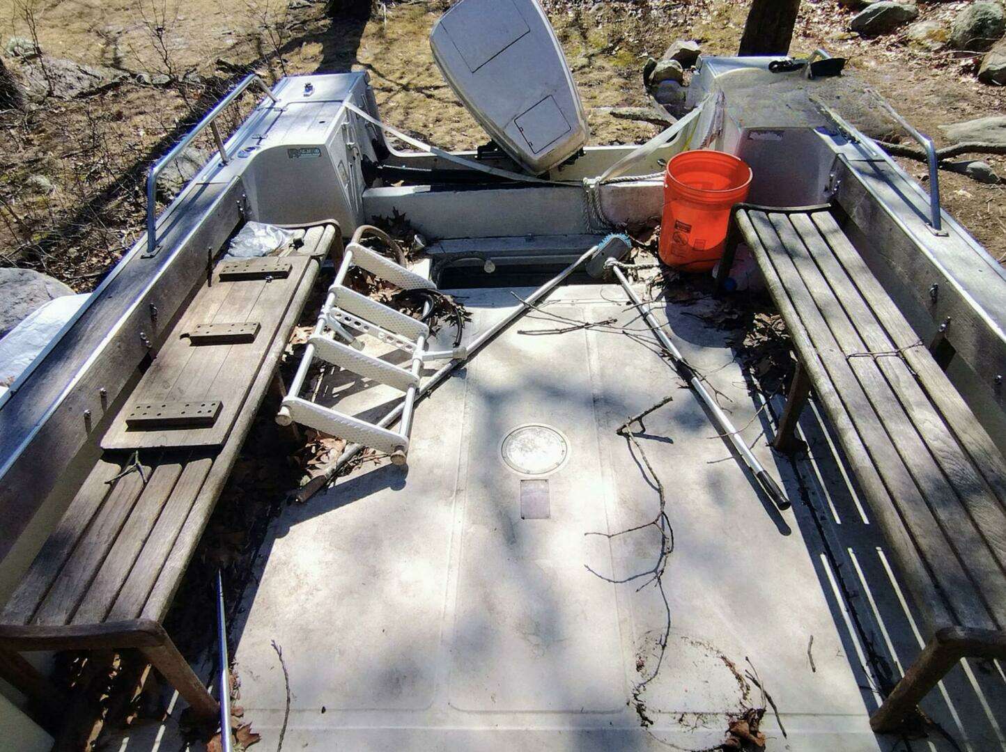 1983 Boston Whaler Revenge - Image 13