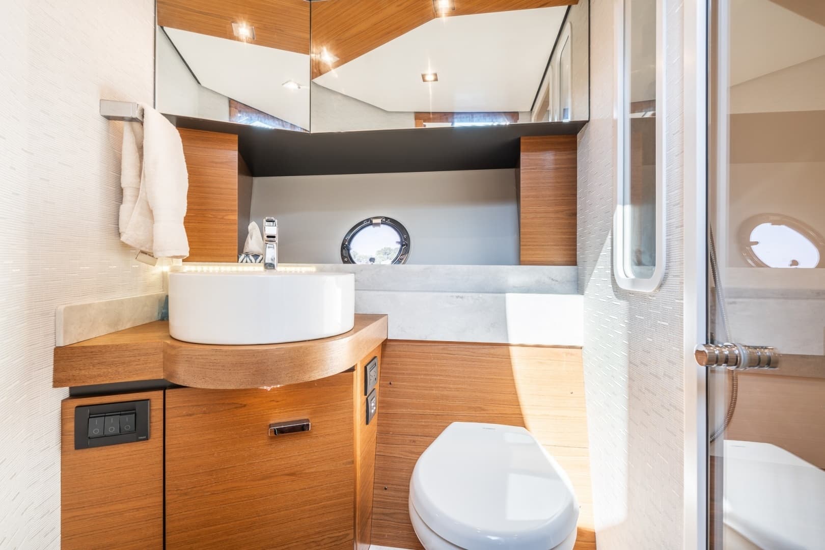 2023 Tiara Yachts 39 Coupe - Image 24