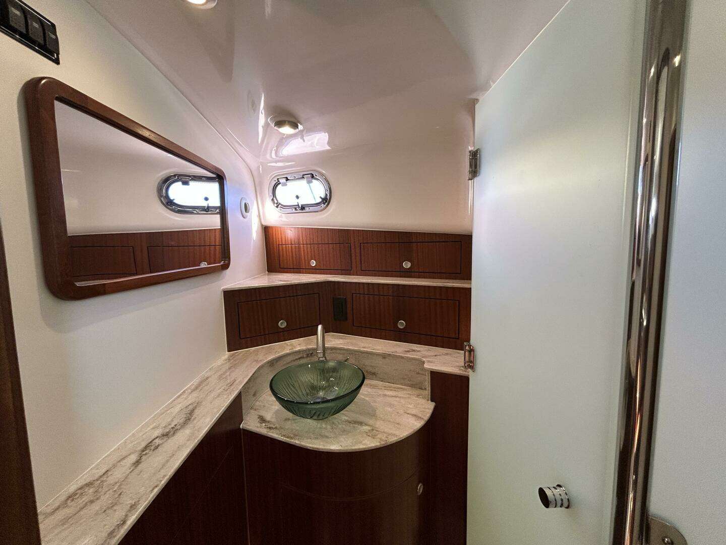 2018 Pursuit OS 385 Offshore - Image 19