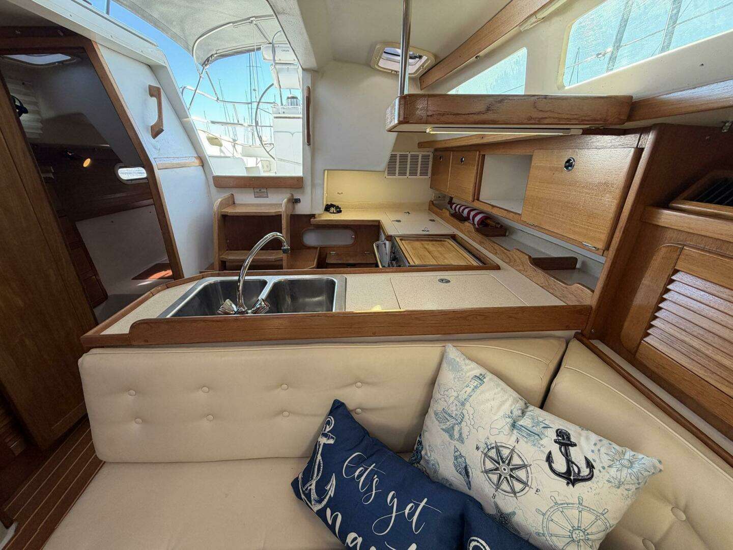 2001 Catalina 36 MkII - Image 40