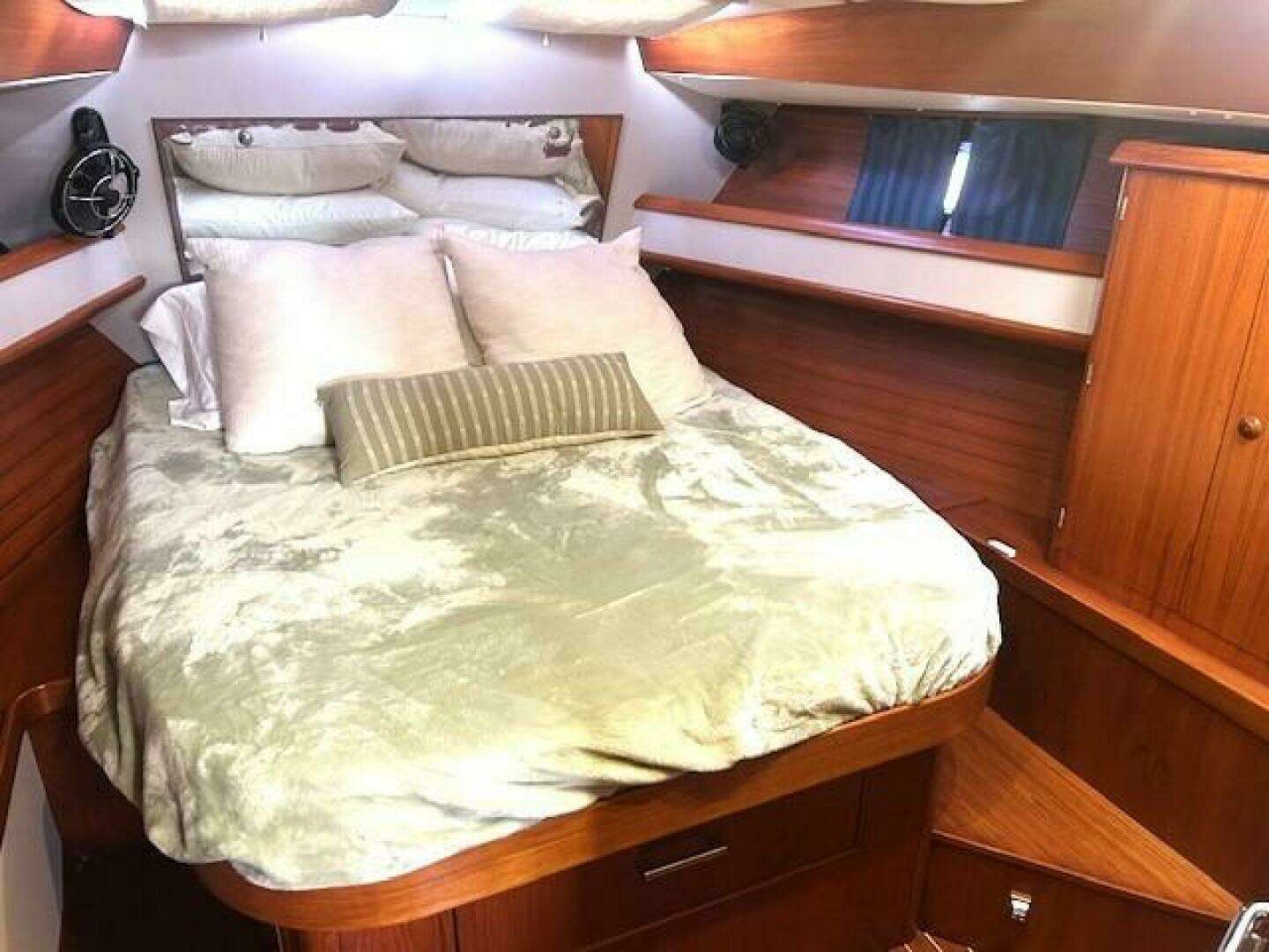 2000 Jeanneau Sun Odyssey - Image 24