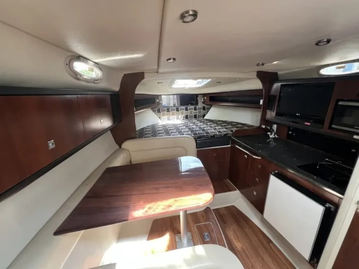 2013 Chaparral 290 Signature - Image 16