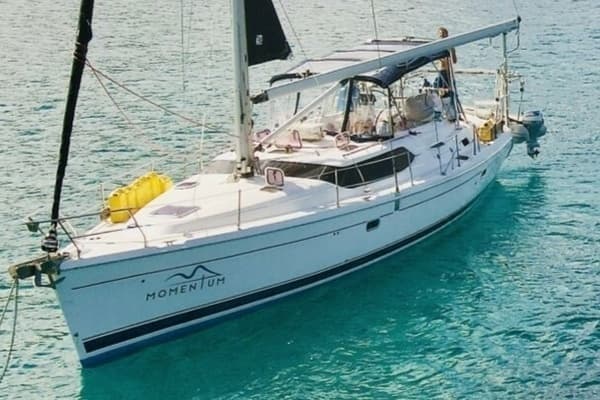 2007 Hunter 45 CC - Image 1