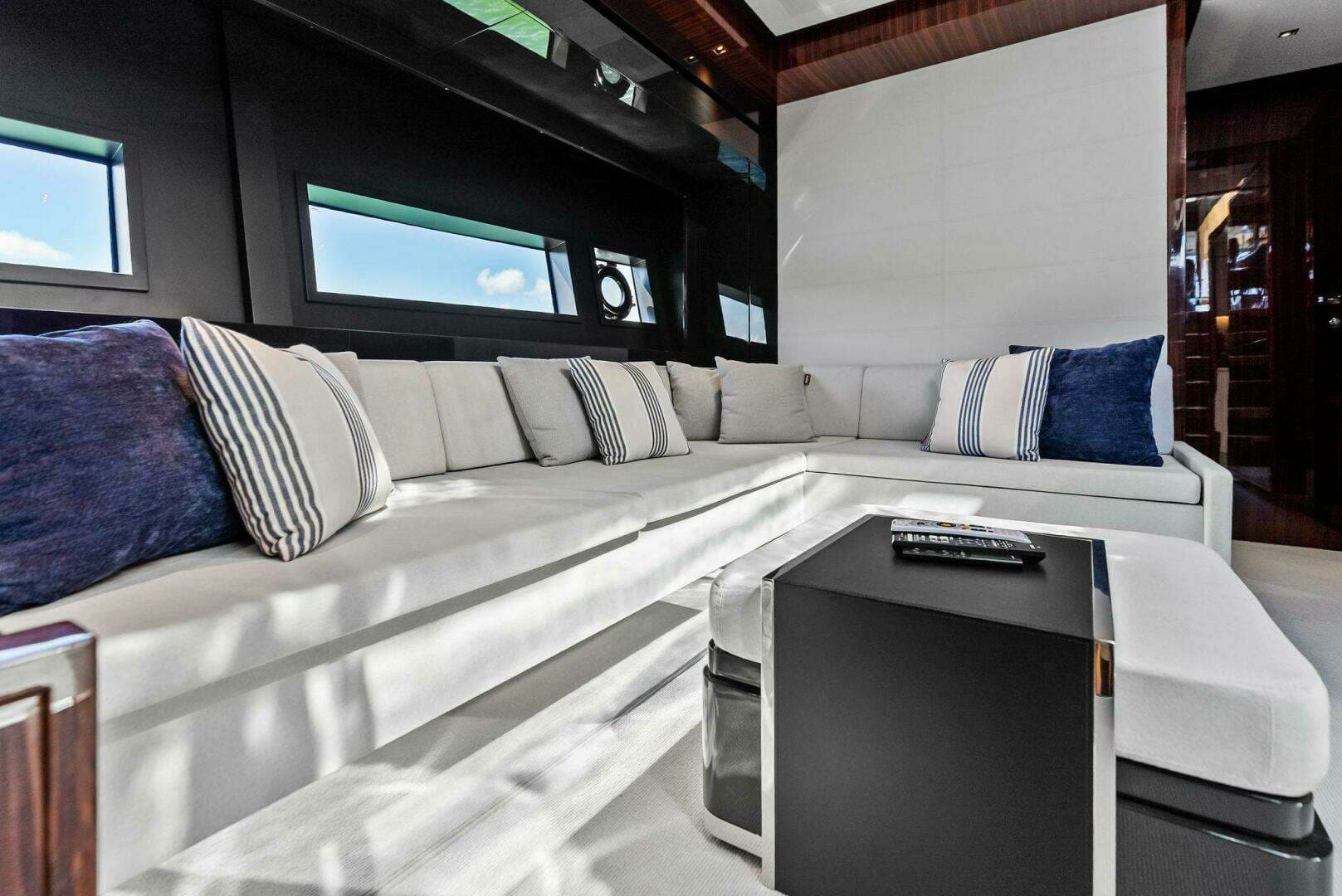 2023 Riva Perseo Super - Image 26