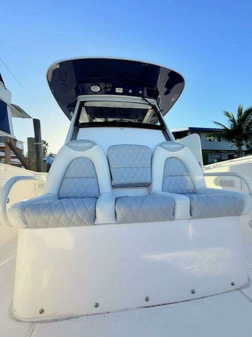 2014 Everglades 355 Center Console - Image 20